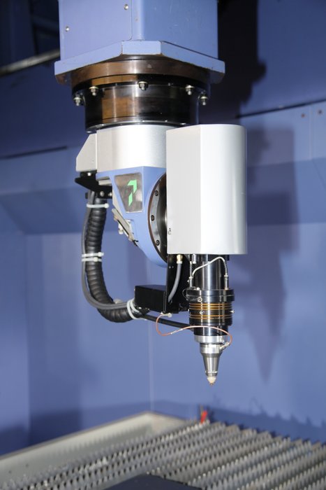 Cutting-edge laser machining. Latest machine-generation with cost-efficient mechanical transmission designs